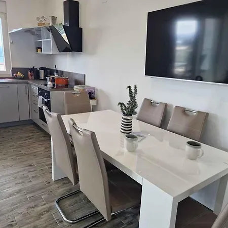 In - Biograd Riviera 53916 Турань
